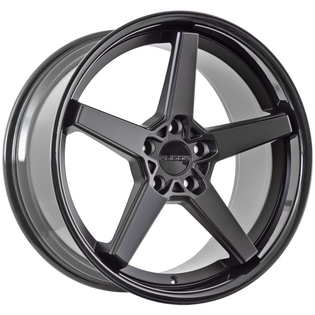 Essen – Matt Black Gloss Black Lip